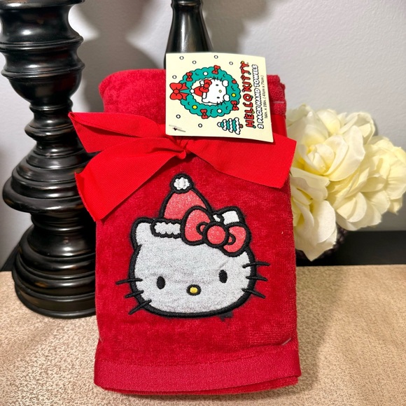 NWT Set of 2 Metallic SANTA HELLO KITTY Hand Towels - Picture 2 of 9